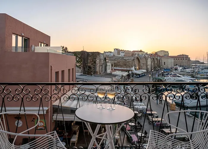 Riviera Готель