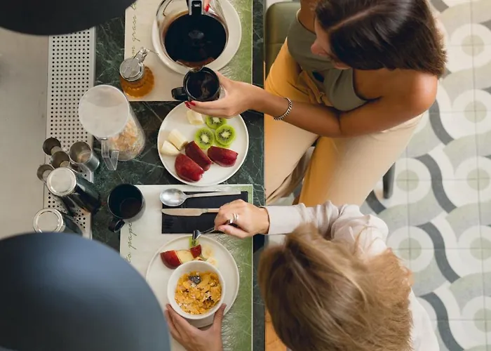 Riviera Готель