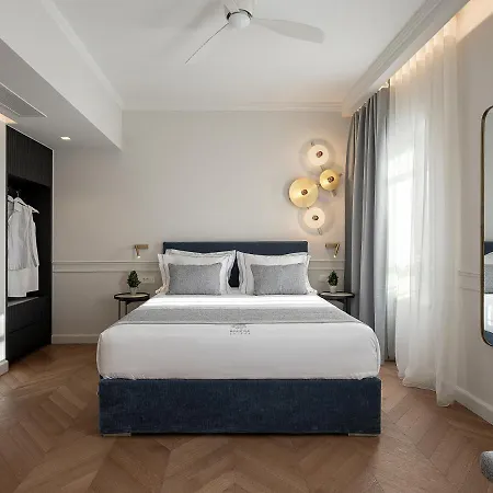 Riviera מלון 5*